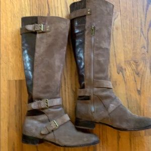 UGG suede boot with leather and shearling detail